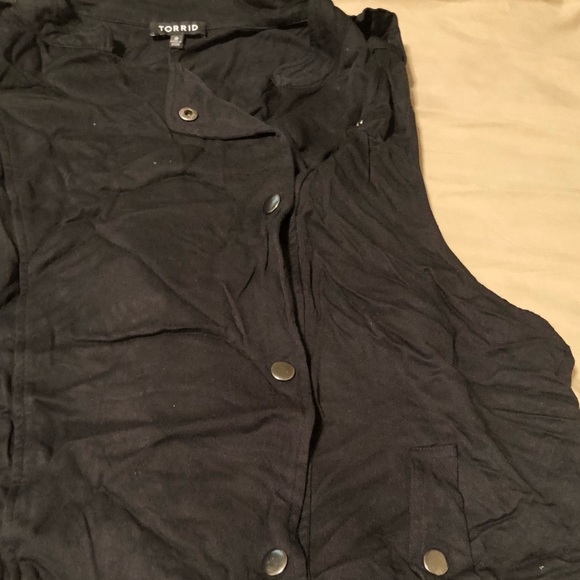 Torrid  Vest - Picture 1 of 2